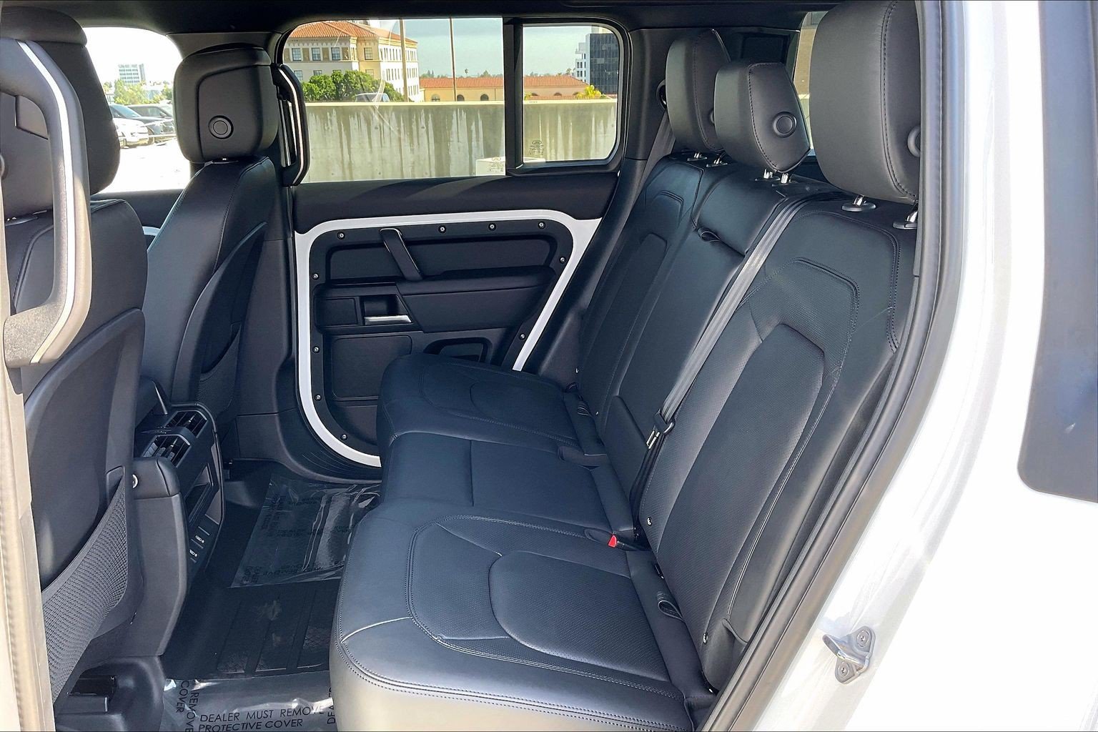 New 2026 Land Rover Defender 110 X-Dynamic SE AWD/4WD image 17