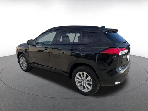 Used 2025 Toyota Corolla Cross LE image 10