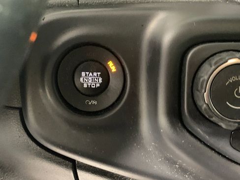 Used 2019 Jeep Wrangler Unlimited Sport S image 18