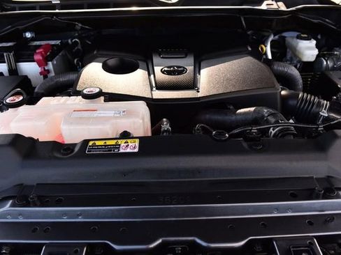 Used 2022 Toyota Tundra SR5 w/ SR5 Premium Package image 22