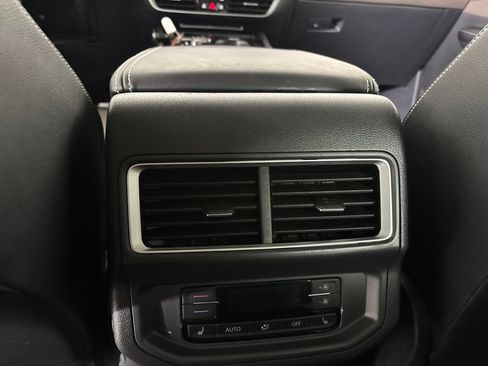 Used 2024 Volkswagen Atlas SEL AWD/4WD image 26