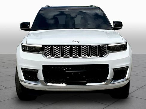 Used 2023 Jeep Grand Cherokee L Summit w/ Advanced Protech Group IV image 3