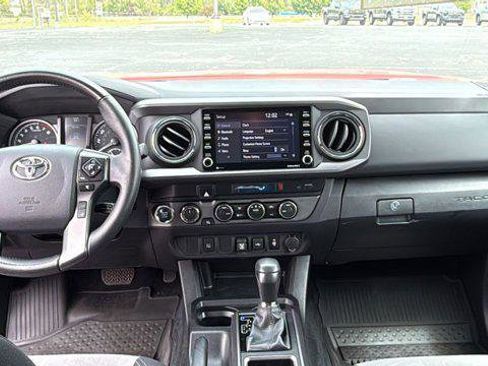 Certified 2023 Toyota Tacoma TRD Off-Road AWD/4WD image 31