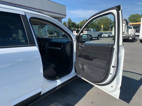 Used 2014 Jeep Compass Sport w/ Power Value Group AWD/4WD image 15