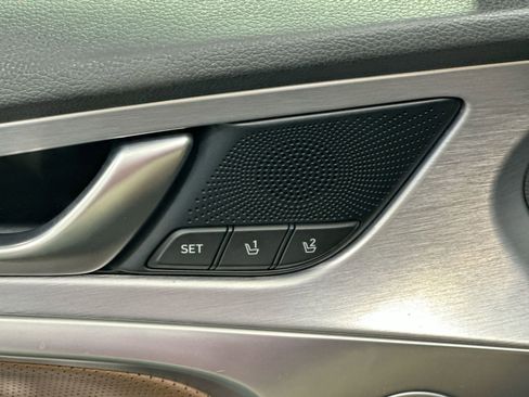 Used 2021 Genesis G70 3.3T image 17