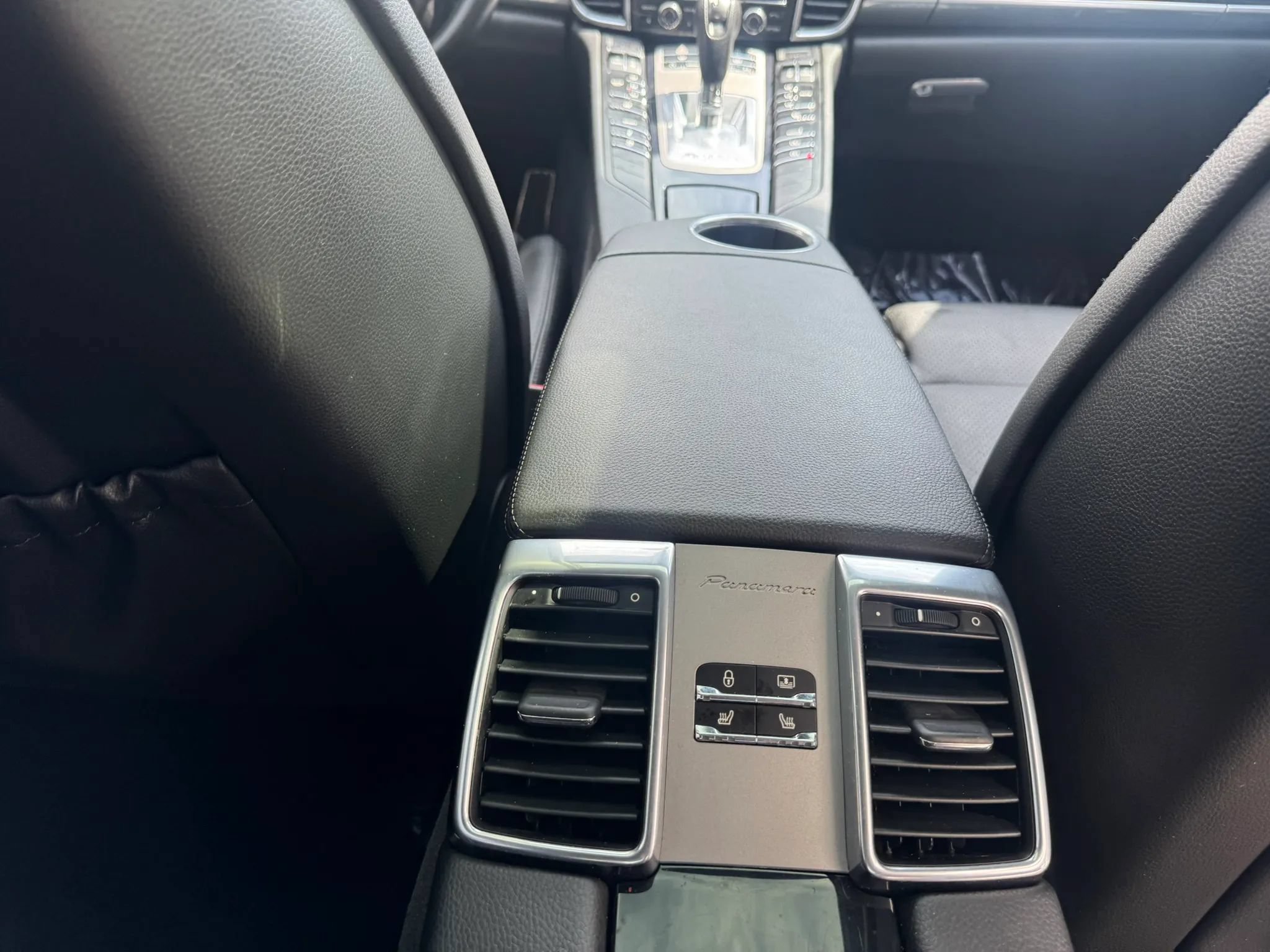 Used 2012 Porsche Panamera image 17