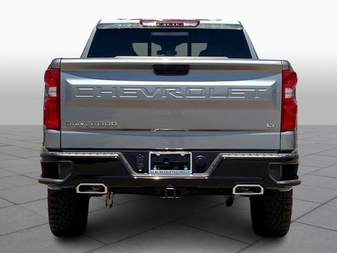 Used 2024 Chevrolet Silverado 1500 LT Trail Boss w/ Convenience Package II image 4