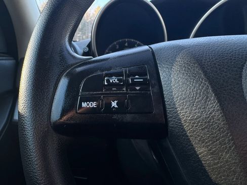 Used 2013 MAZDA MAZDA3 i SV w/ Convenience Pkg image 18