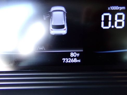Used 2023 Hyundai Venue Limited FWD image 12
