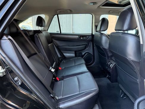 Used 2017 Subaru Outback 2.5i Limited AWD/4WD image 20