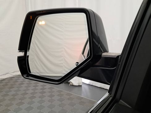 Used 2018 Cadillac Escalade ESV Luxury image 14