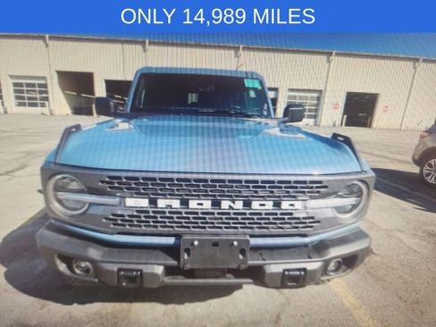 Used 2025 Ford Bronco Badlands image 8