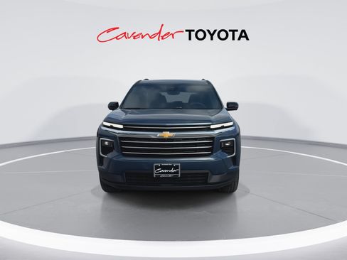 Used 2026 Chevrolet Traverse LT w/ Driver Confidence Package FWD image 3