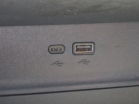 Used 2025 Chevrolet Equinox LT FWD image 25