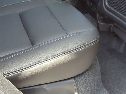 New 2025 Volvo XC40 B5 Core w/ Protection Package Premier image 15