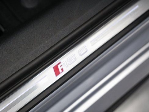 Used 2024 Audi RS 6 performance image 23
