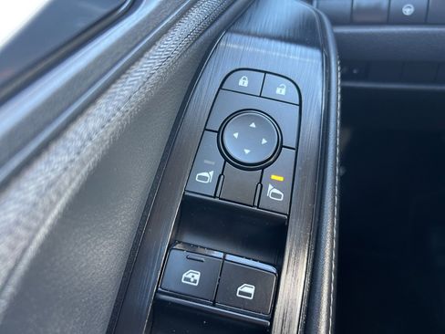 Used 2022 Nissan Rogue SV image 24