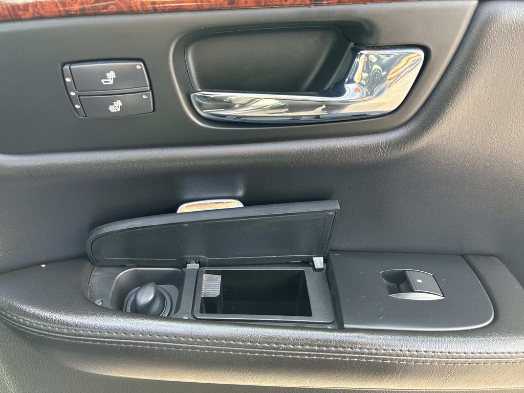 Used 2007 Cadillac DTS Luxury I w/ Sun And Navigation Package FWD image 12