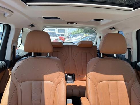 Used 2021 BMW X7 xDrive40i w/ Premium Package AWD/4WD image 9