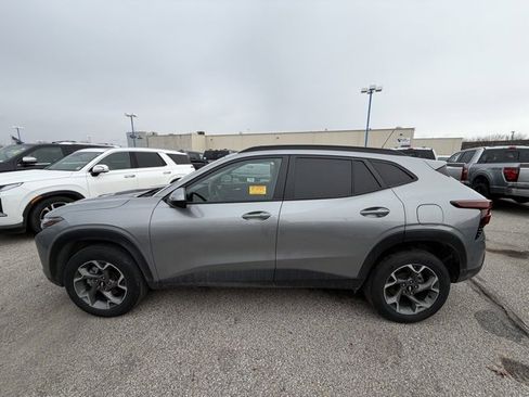 Used 2024 Chevrolet Trax LT w/ Driver Confidence Package image 4