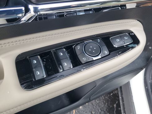 New 2026 Lincoln Corsair Premiere image 10