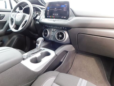 Used 2025 Chevrolet Blazer LT image 18