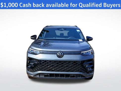 New 2026 Volkswagen Tiguan SE R-Line image 2