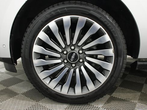 Used 2019 Lincoln Navigator L Reserve w/ Cargo Package AWD/4WD image 42
