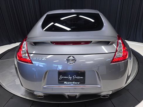 Used 2009 Nissan 370Z Touring w/ Sport Pkg RWD image 6