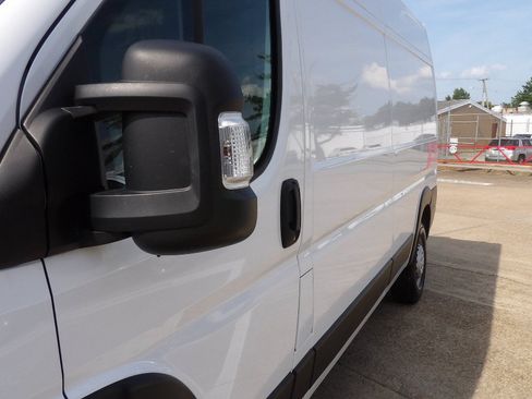 Used 2025 RAM ProMaster 2500 w/ Convenience Group FWD image 7
