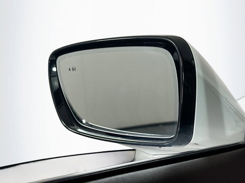 Used 2023 Buick Enclave Essence image 16