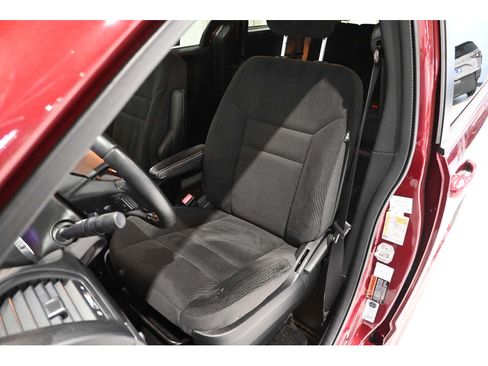 Used 2019 Dodge Grand Caravan SE FWD image 14