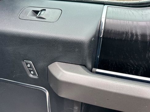 Used 2018 Ford F150 Platinum w/ Equipment Group 701A Luxury image 18