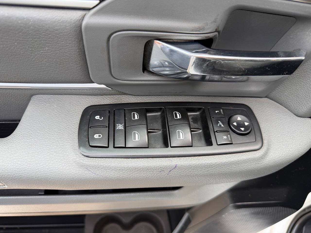 Used 2015 RAM 1500 Lone Star RWD image 19