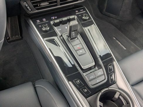 Certified 2025 Porsche 911 Carrera RWD image 27