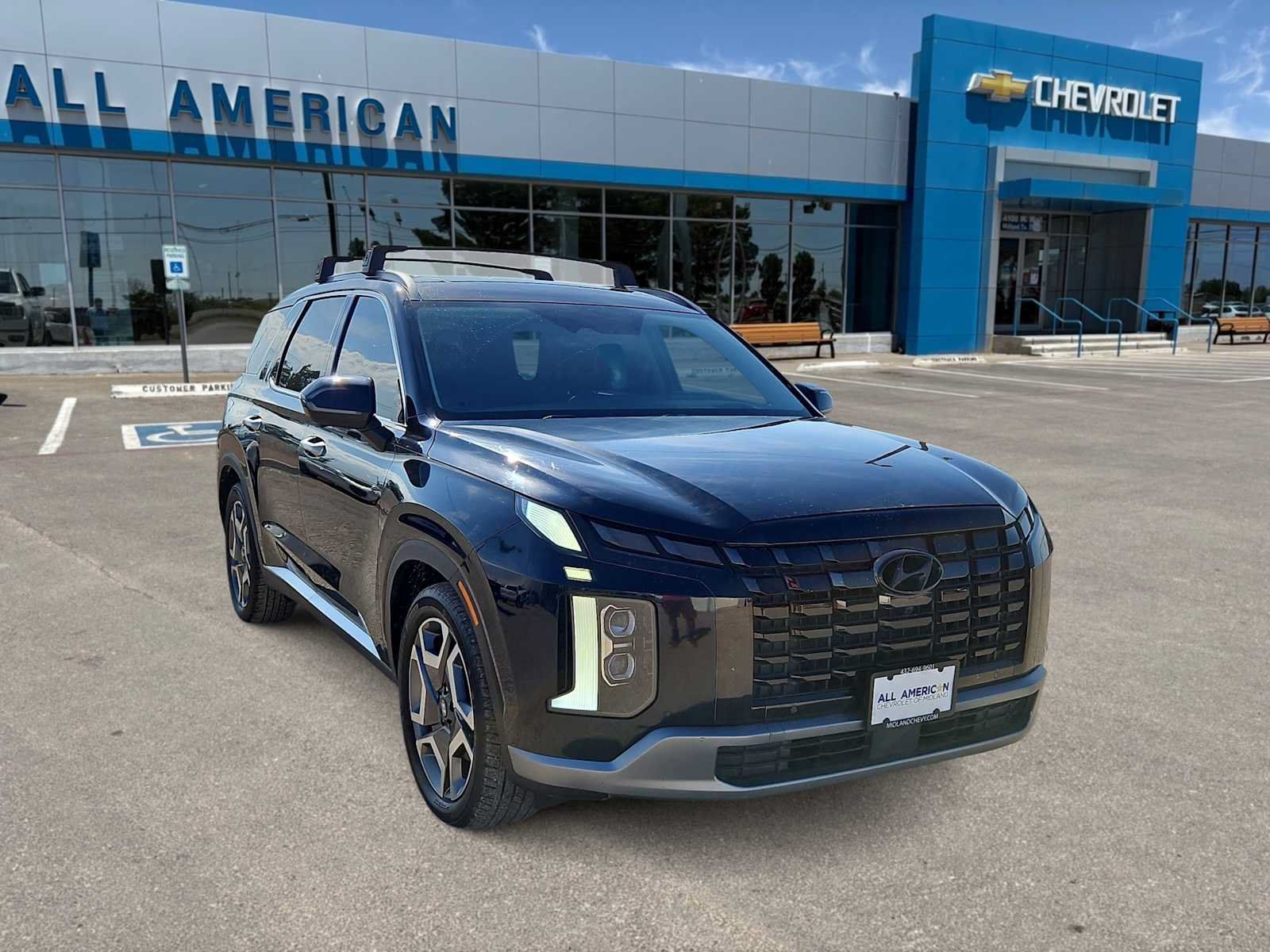 Used 2023 Hyundai Palisade Limited FWD image 2
