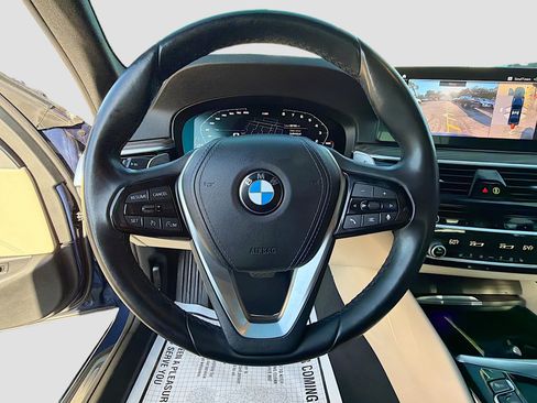 Used 2021 BMW 540i w/ Premium Package RWD image 38