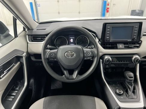 Used 2022 Toyota RAV4 XLE w/ Convenience Package AWD/4WD image 11
