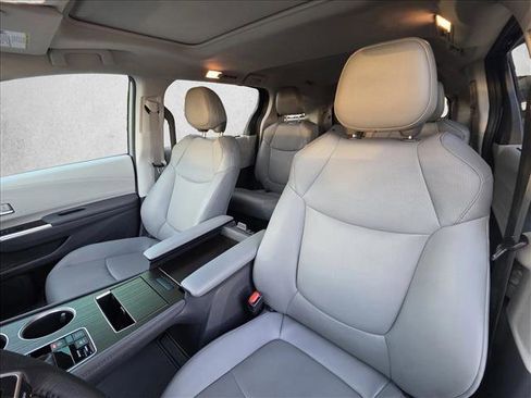 Used 2024 Toyota Sienna XLE image 15