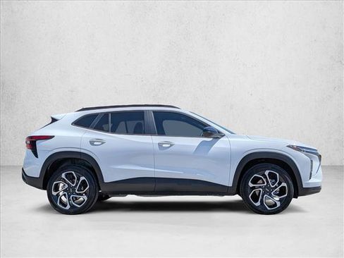 Used 2025 Chevrolet Trax RS w/ Driver Confidence Package image 4