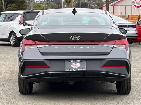 New 2026 Hyundai Elantra SE FWD image 7