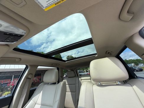Used 2014 Jeep Grand Cherokee Limited w/ Luxury Group II RWD image 13