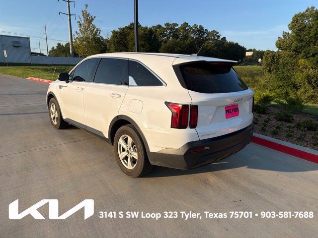 Certified 2023 Kia Sorento LX FWD image 8