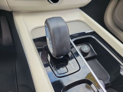 Used 2023 Volvo XC60 B5 Plus w/ Climate Package image 26