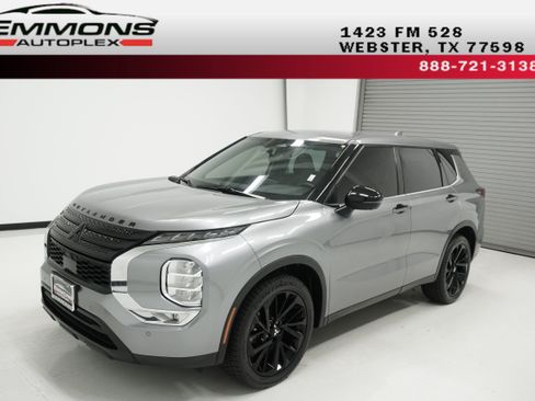 Used 2023 Mitsubishi Outlander SE Black Edition FWD image 1