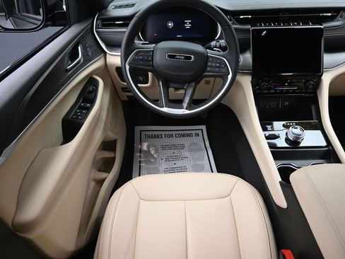 Used 2025 Jeep Grand Cherokee L Limited w/ Black Appearance Package image 12