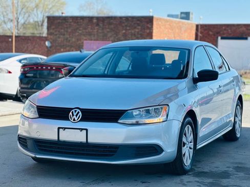 Used 2013 Volkswagen Jetta S image 3