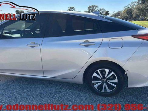 Used 2019 Toyota Prius Prime Advanced image 5