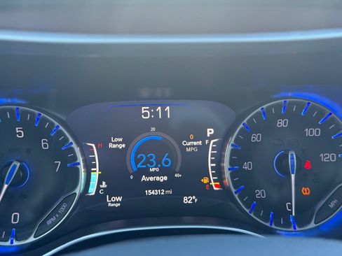 Used 2017 Chrysler Pacifica Limited FWD image 24