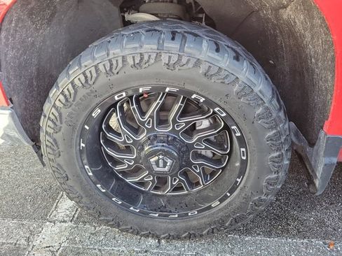 Used 2023 Chevrolet Silverado 1500 LT AWD/4WD image 3